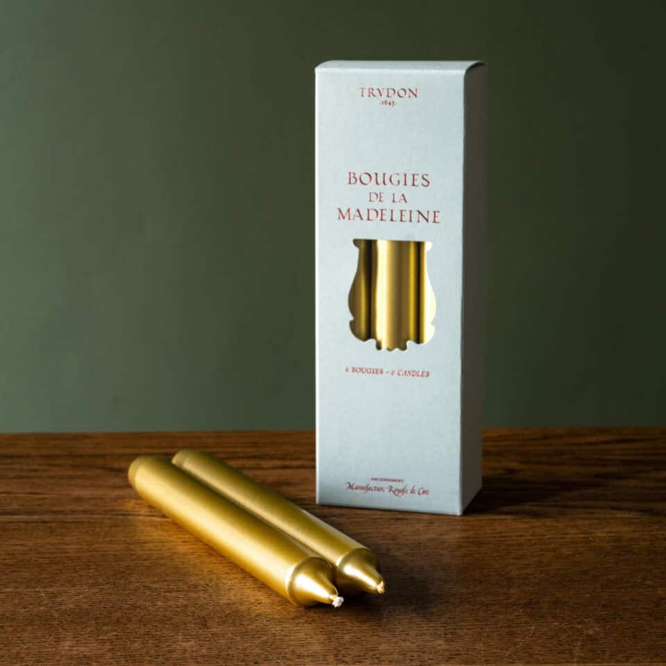 Комплект Луксозни Свещи Тейпър Trudon „Gold Madeleine“ (Кралски Ритуал: Занаятчийски Трапезни Свещи без Дим & Капане) | 6 броя в кутия