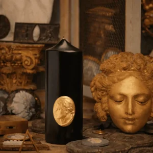 Свещ Пилар Trudon – Imperial Pillar Candle (Императорски Поклон: Монументална Релефна Камея с Лика на Наполеон) – снимка 2