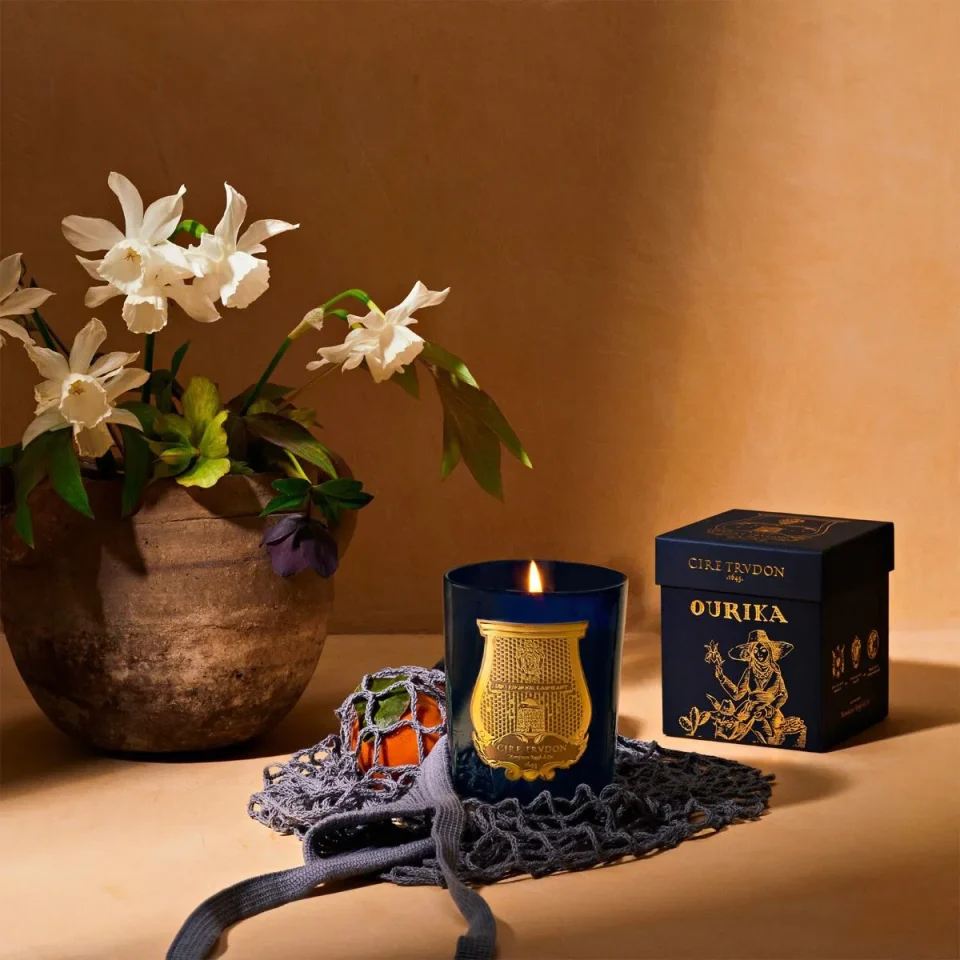 Луксозна Ароматна Свещ Trudon „Ourika“ (Пудрен Ирис)