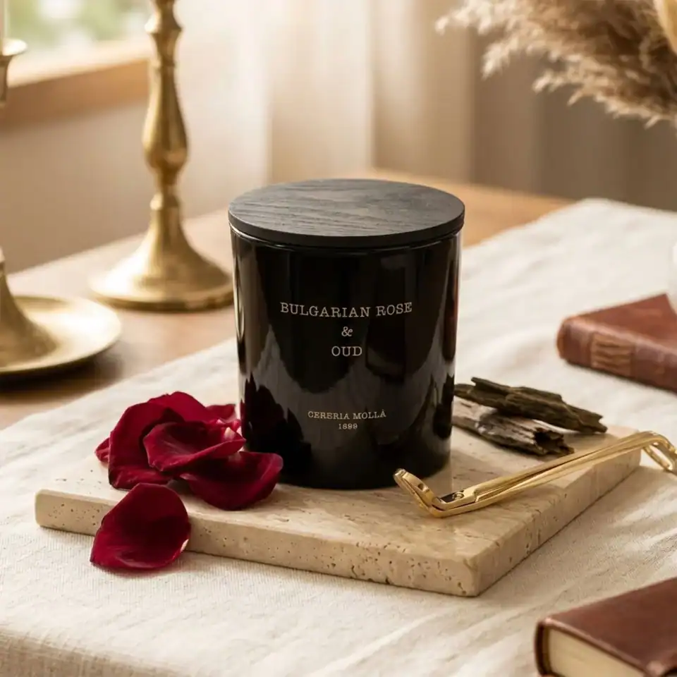 Луксозна Ароматна Свещ „Bulgarian Rose & Oud“ | 230g