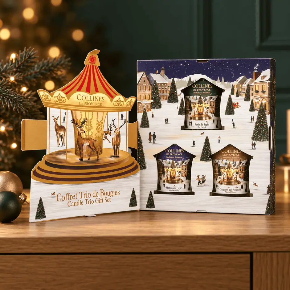 Коледен подаръчен сет „Carousel Window“ | 3 свещи 75g (Fir Forest, Mandarin Fig, Almond Biscuit)